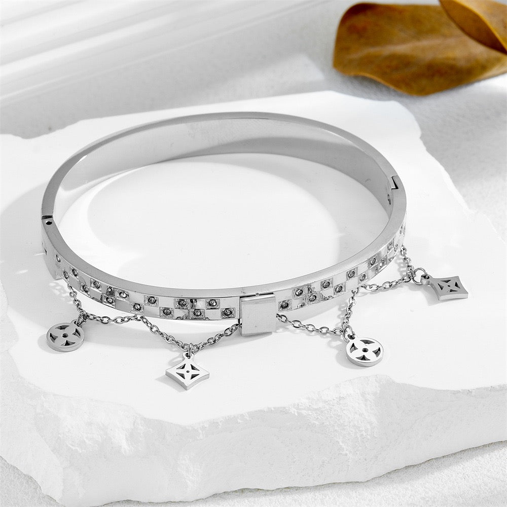 The MiNiT Shop | The Seine Bangle | Silver